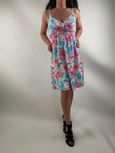 Sukienka Damska Lato Cienkie Ramiączka Miseczki Kwiaty Biała Uniwer.(S/M)